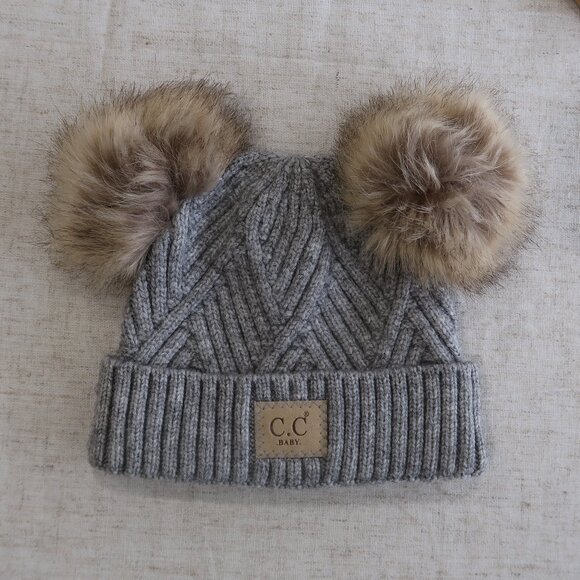 Baby C.C BABY Gray Pom Pom Beanie Hat One Size Girl Neutral Outdoor Winter - Picture 1 of 2
